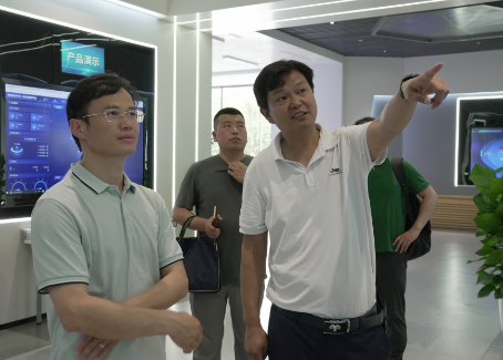 数字取证教育部工程研究中心主任付章杰一行莅临河南省信息安全产业示范基地及众诚科技参观调研